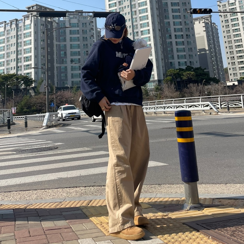 [UNISEX] 베이지 와이드 투핀턱 밴딩 코튼팬츠 - 상세 이미지 3
