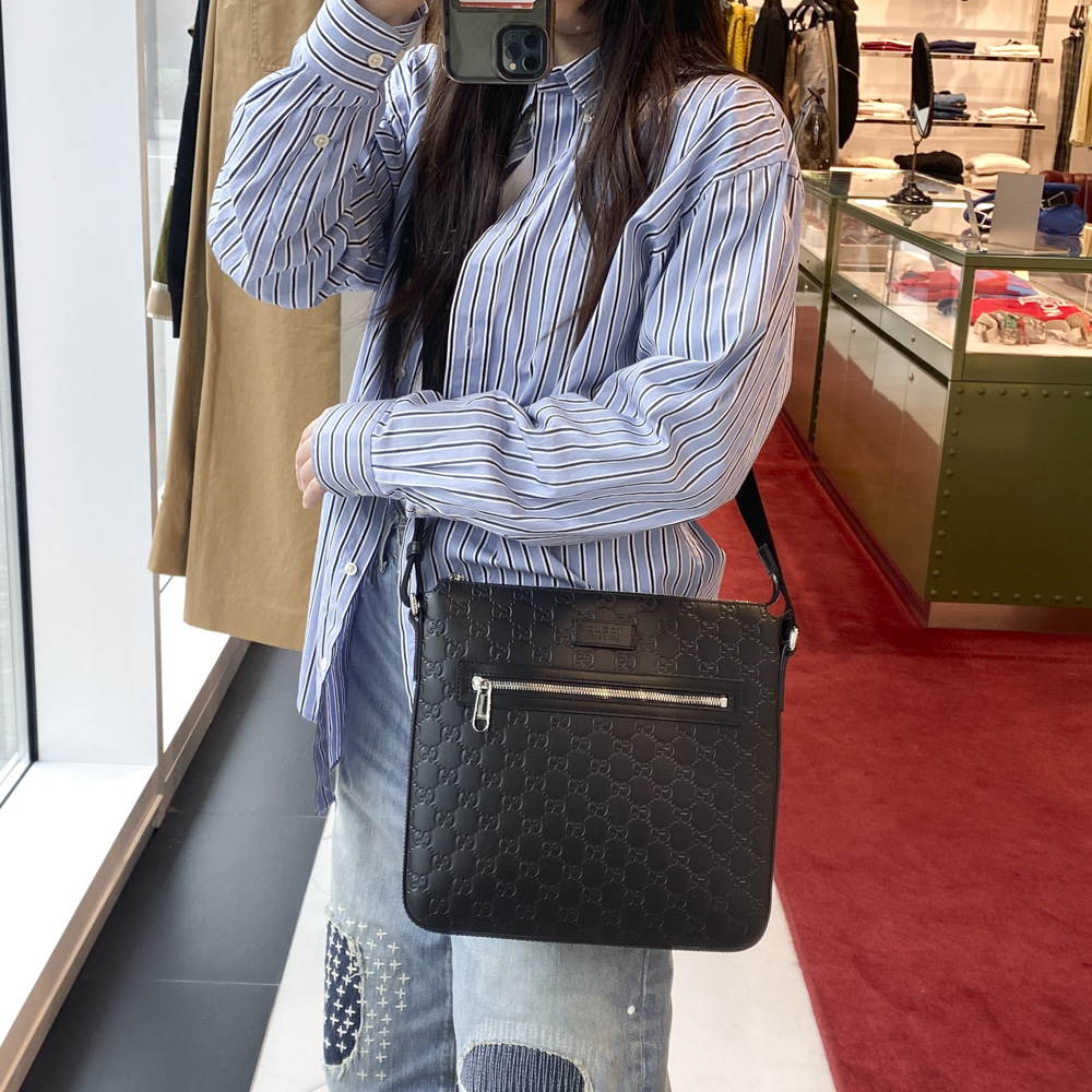 406408 CWCBN 1000】 GUCCI グッチ シグネチャー バッグ スーパーコピー メッセンジャーバッグ メンズ ショルダーバッグ  ブラック レザー_グッチ ショルダーバッグ_グッチ バッグ_グッチコピー_ブランドコピー優良店