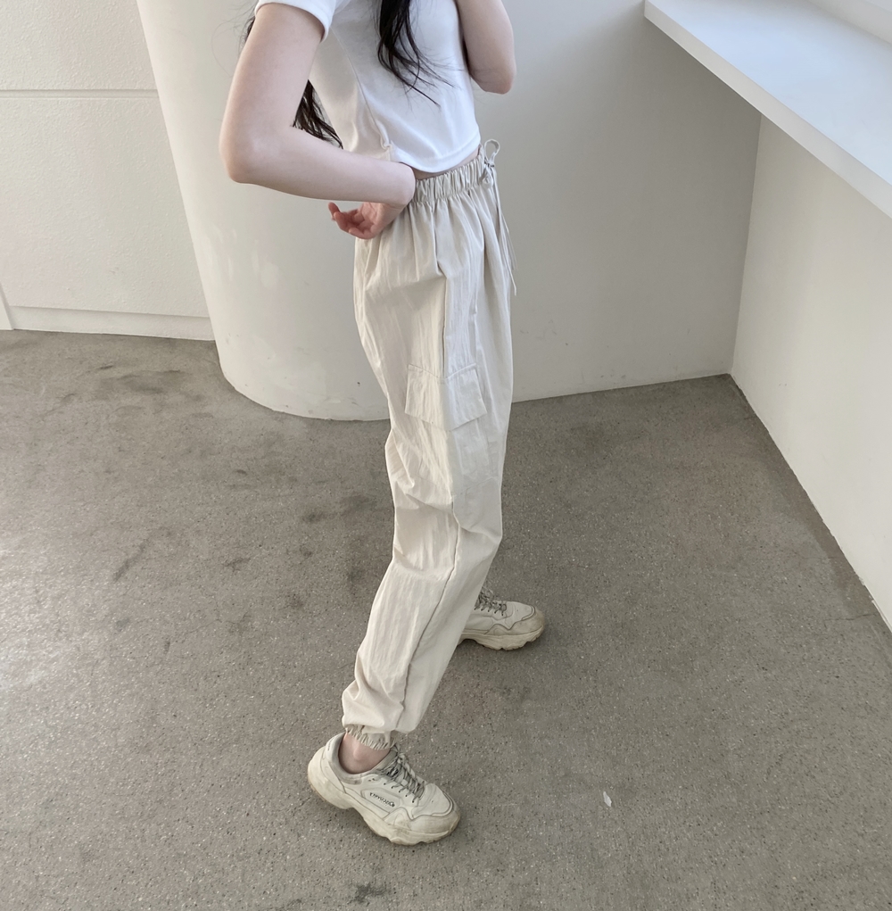 바스락 조거팬츠 카고바지 키작녀바지 아노락 나일론 여성 밴딩 고무줄 와이드 팬츠 이미지 3