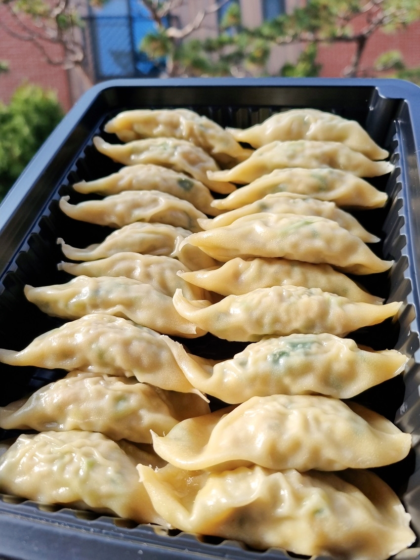 [홍가네집만두] 담백 고소한 고기군만두 (약 500g/20개입) 이미지 6