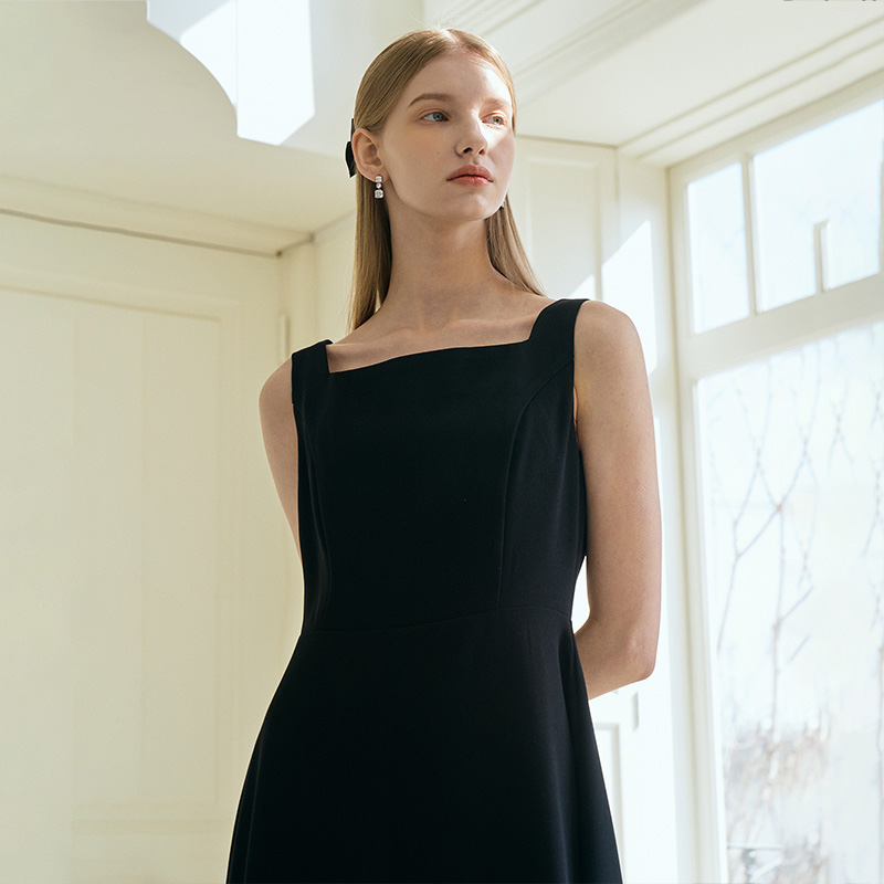 ARMIS Square neck Sleeveless Flared Dress_Black 이미지 3