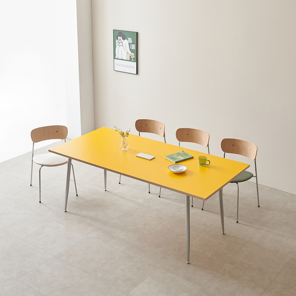 로지스퀘어 컴퓨터 노트북 책상 서재 거실 테이블