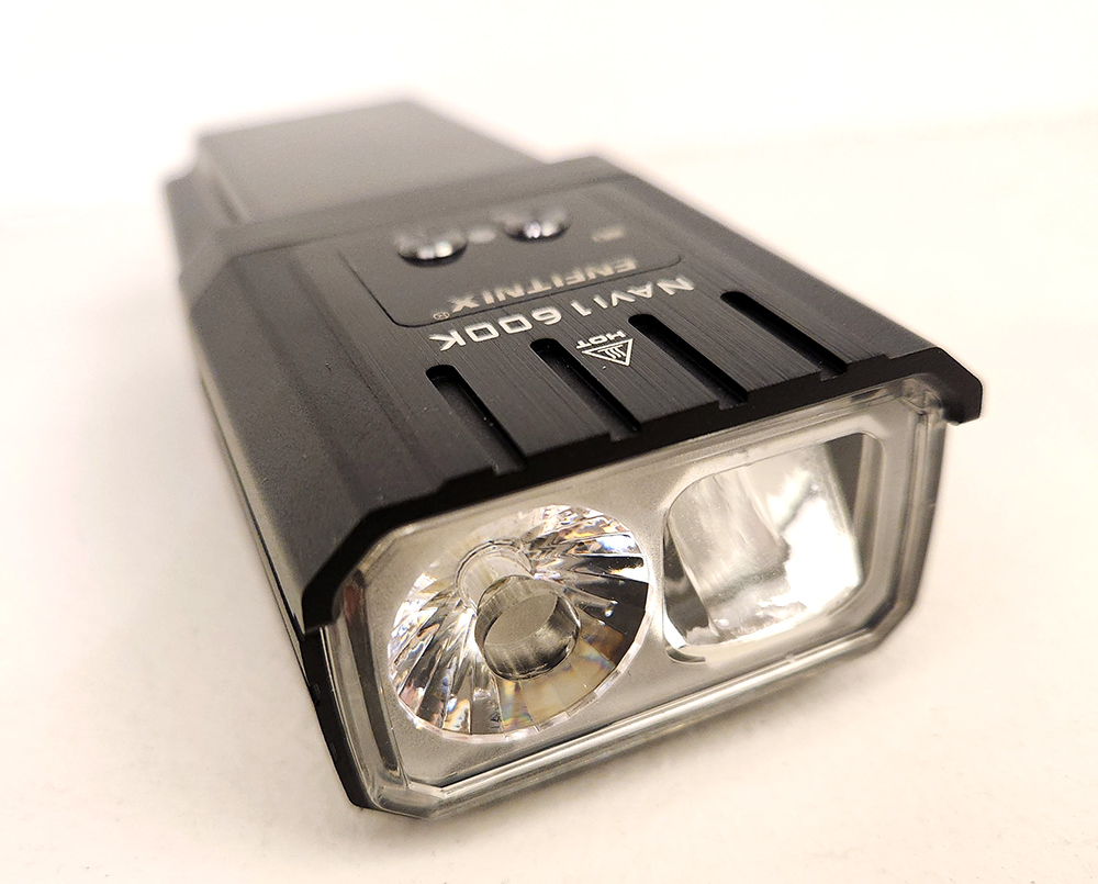 엔피트닉스 나비1600K 자전거 라이트 사이클 후레쉬 라이딩 서치 보조배터리