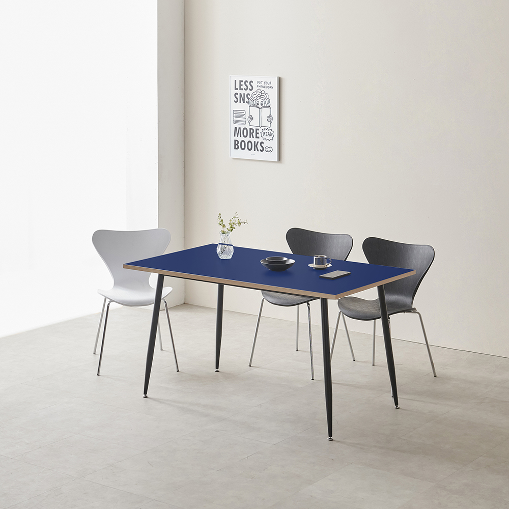 로지스퀘어 컴퓨터 노트북 책상 서재 거실 테이블