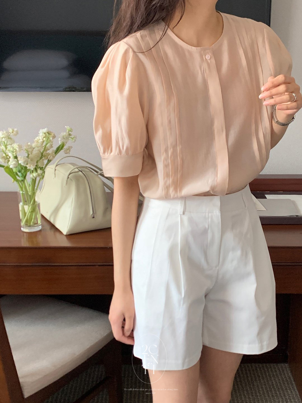 노르디 핀턱 퍼프 반팔 블라우스 (3color) 결혼식 하객룩 실키 실크 단추 이미지 6