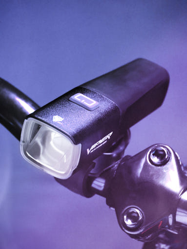 몬스터라이트 바이퍼 USB 충전 모습