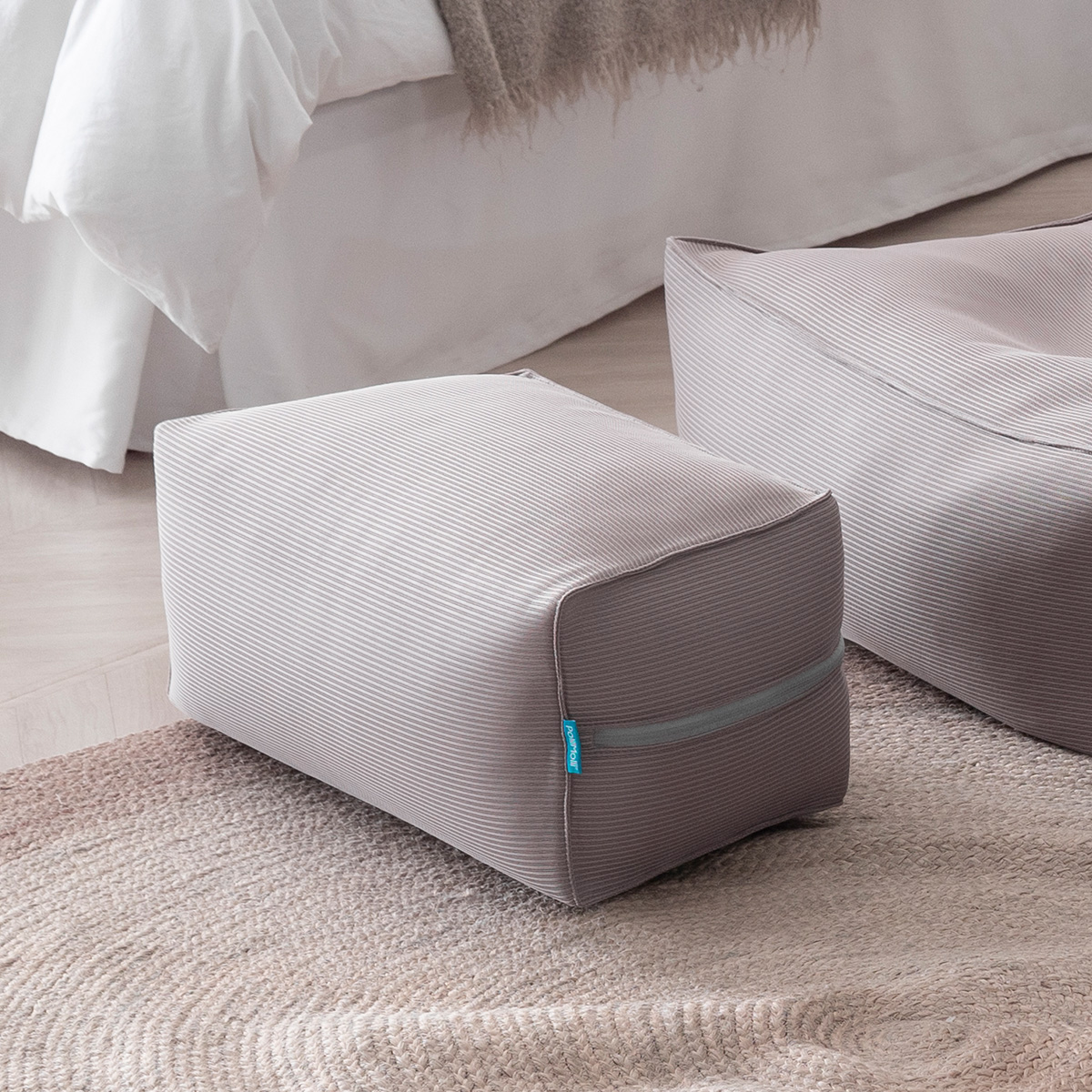 폴리몰리 빈백 웨지 풋스툴 A 에어메시