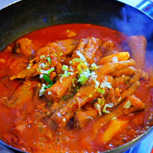 형닭마켓 국물닭발 매운 무뼈 튤립 통 캠핑음식 형제닭발 500g 맛있게 먹은 솔직 후기 - 상품 이미지 4