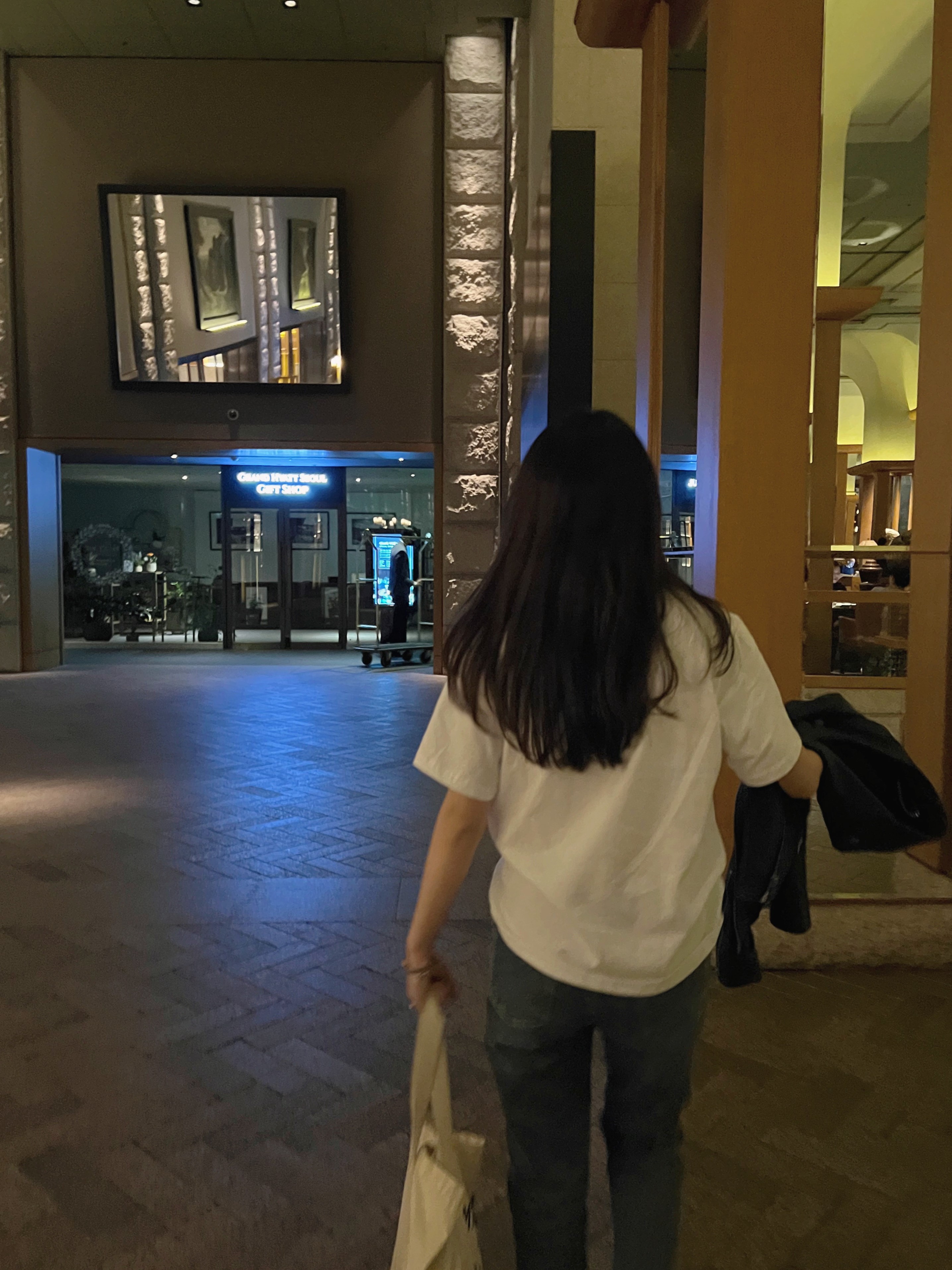 피치 면100 U넥 기본 무지 반팔티셔츠 4컬러 이미지 2