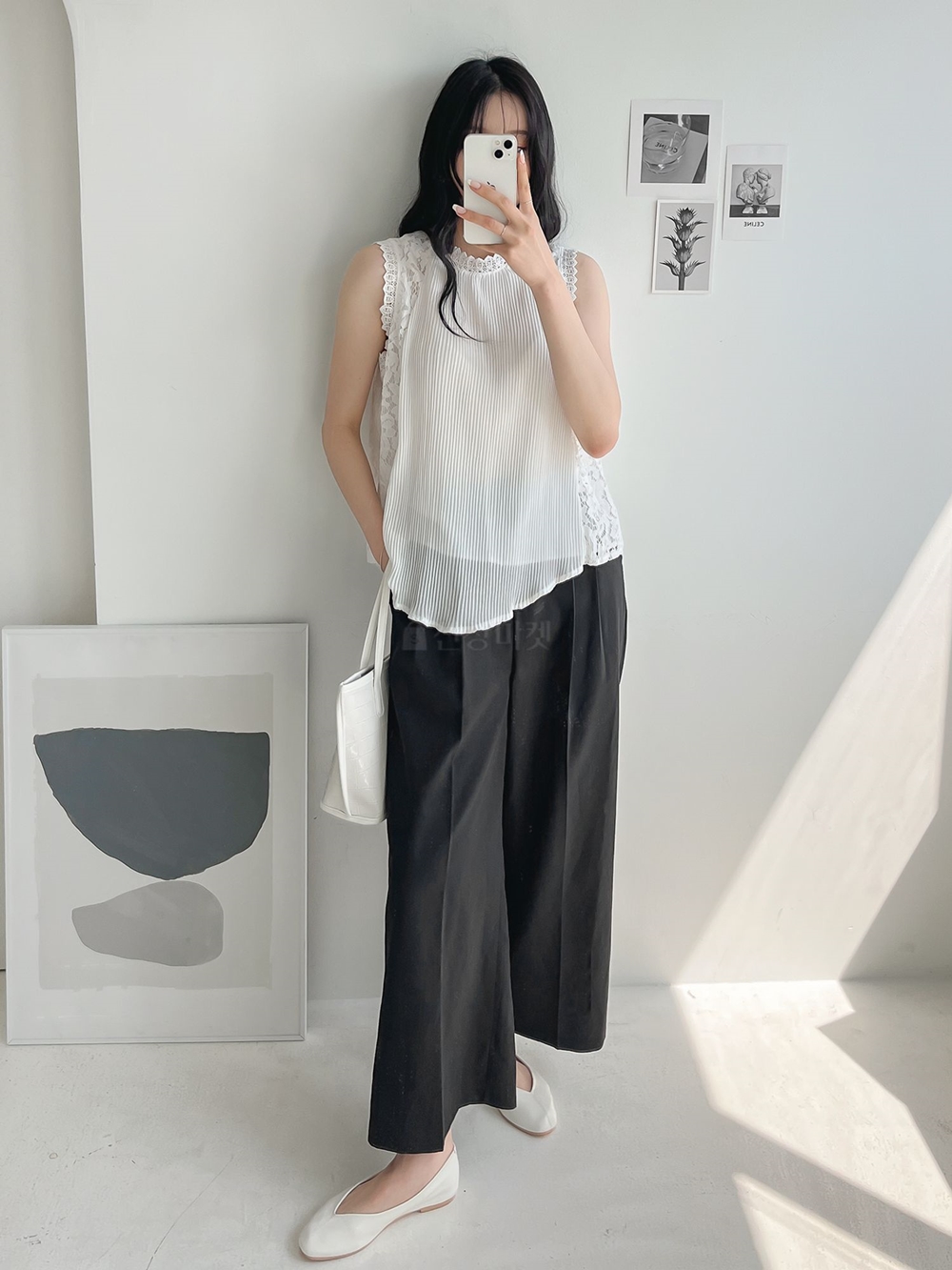 쉬폰 레이스 자수 주름 나시 민소매 블라우스 이미지 2