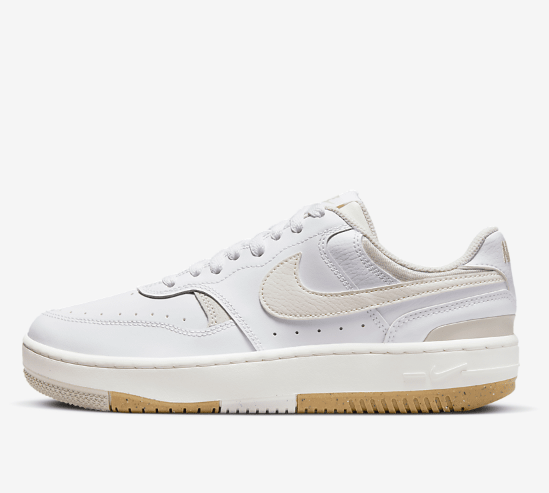 국내매장판 나이키 우먼스 감마포스 화이트 팬텀 D6 DX9176-103