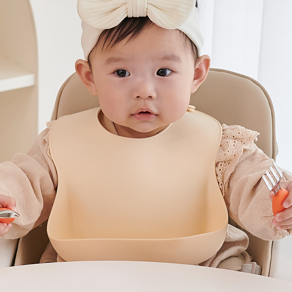 리틀클라우드 아기턱받이 실리콘 이유식 자기주도 방수 턱받이 크림