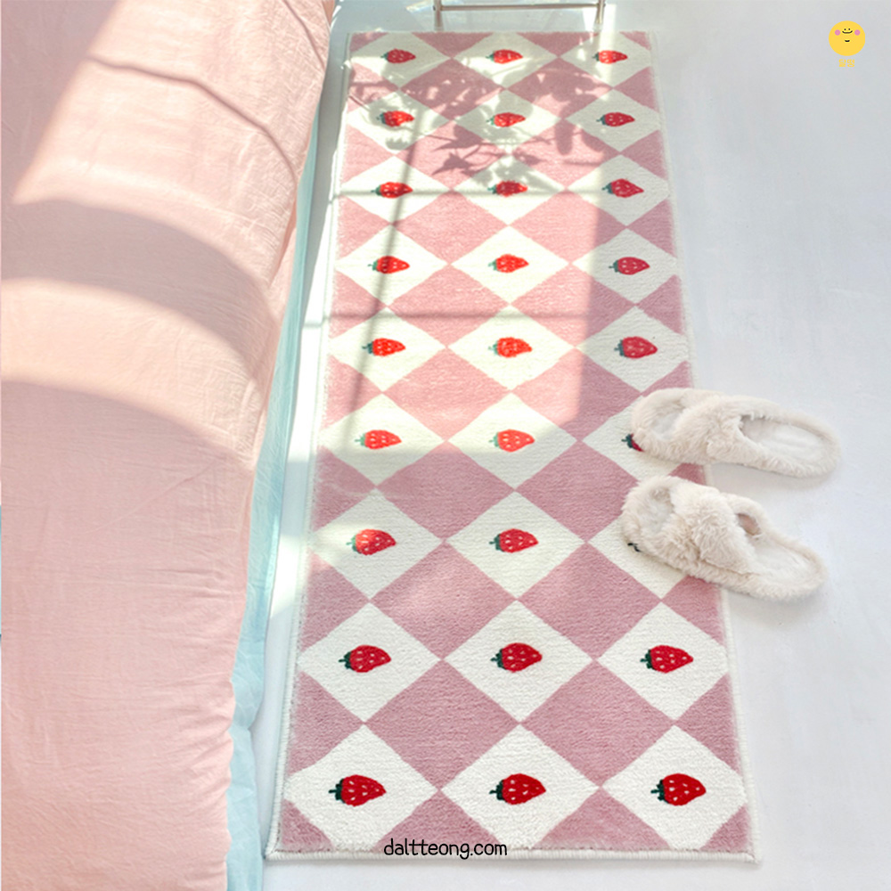 달떵 귀여운 침실 아기방 딸기우유 체커보드 긴 러그 핑크, 120x40cm