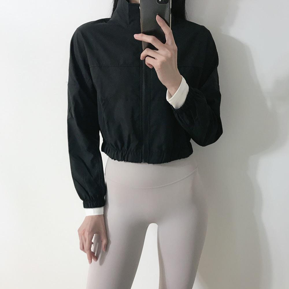 로라벨 숏 아노락 크롭 필라테스 복 요가 커버업 탑 옷 운동복 헬스 복장 상의 집업 - 상세 이미지 2