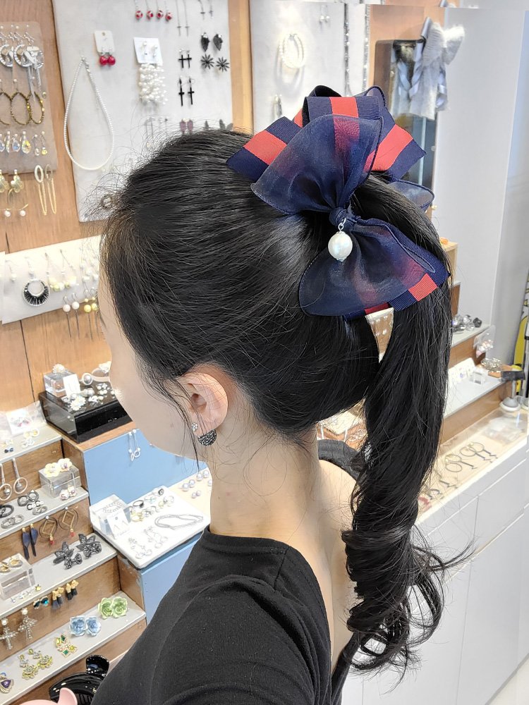 루루핀 레드 네이비 그린 투톤 스트라이프 위 시스루 한단 볼륨 리본 바나나핀 - 상품 이미지