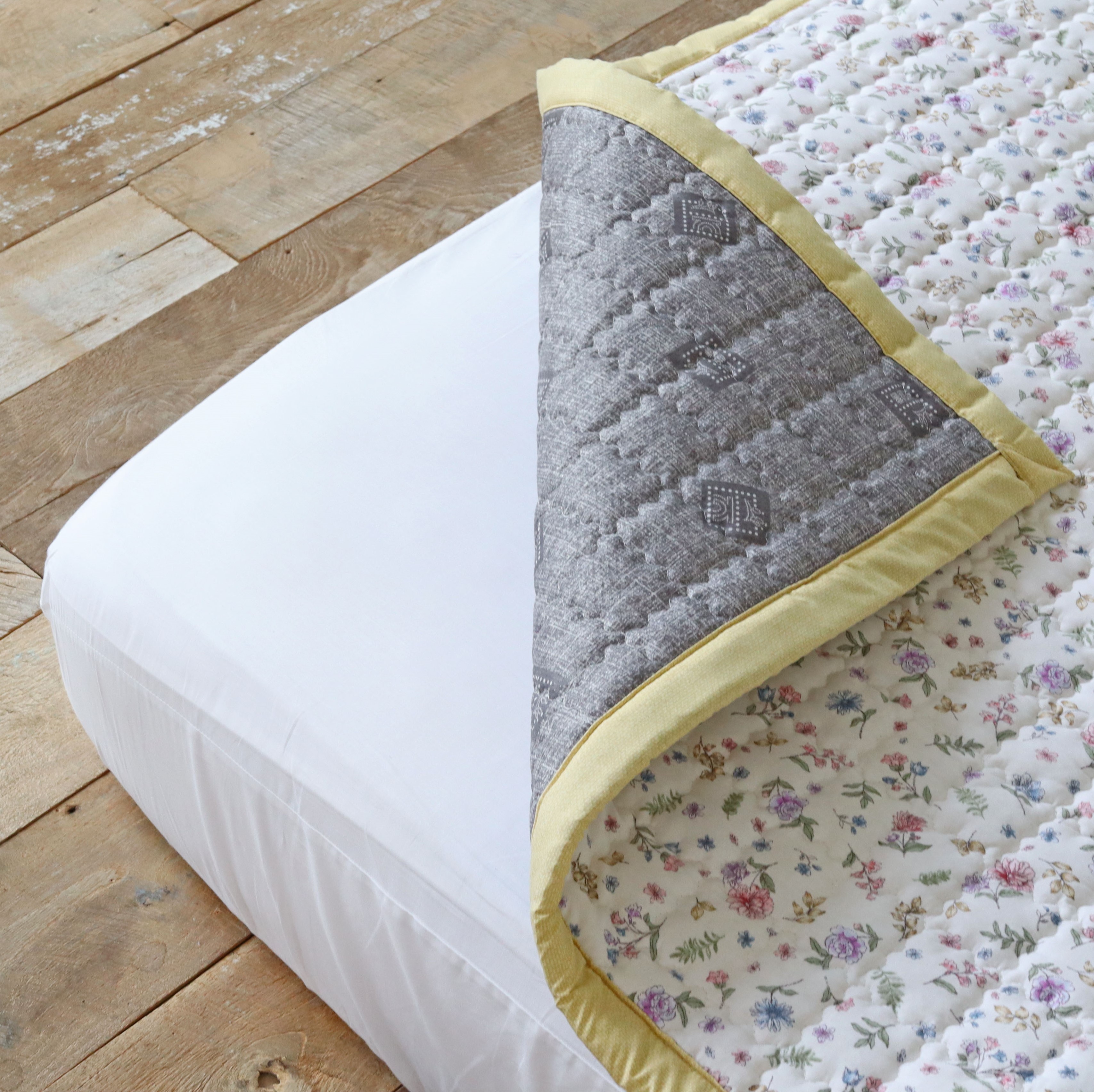 쉐어 세미 마이크로 먼지 없는 논슬립 미끄럼방지 침대 패드 Q