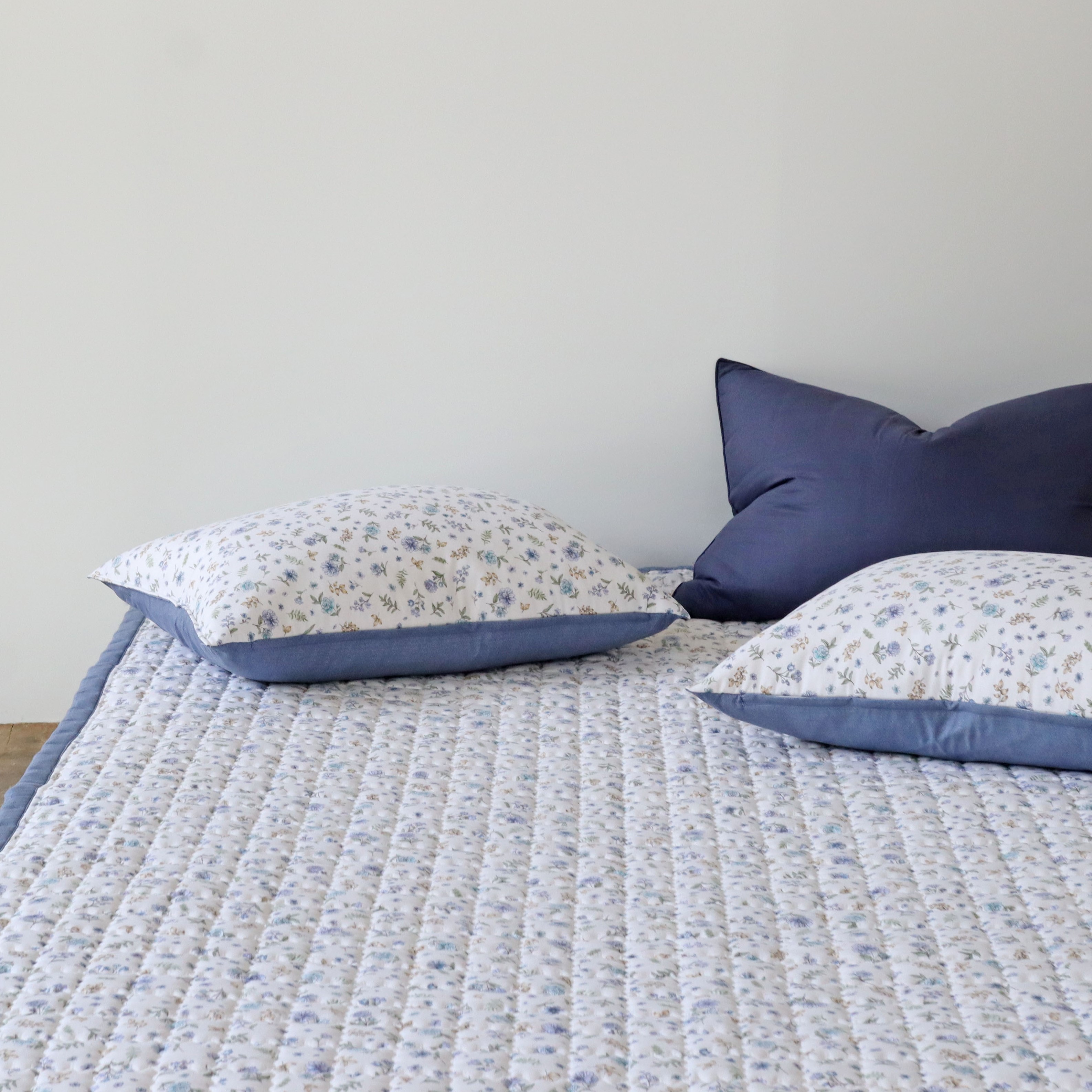 쉐어 세미 마이크로 먼지 없는 논슬립 미끄럼방지 침대 패드 Q