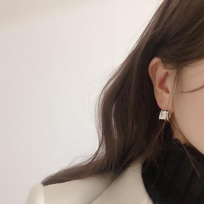볼드 커브 유광 링 귀걸이 2컬러 티타늄 이미지 7