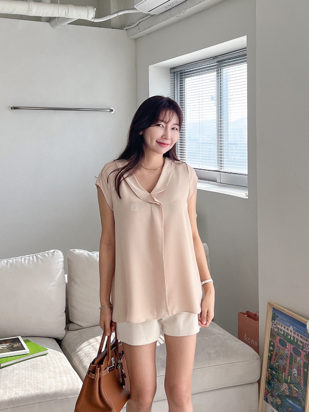여름 여성 쉬폰 민소매블라우스 V넥 오피스룩 정장 하객 블라우스 이미지 3