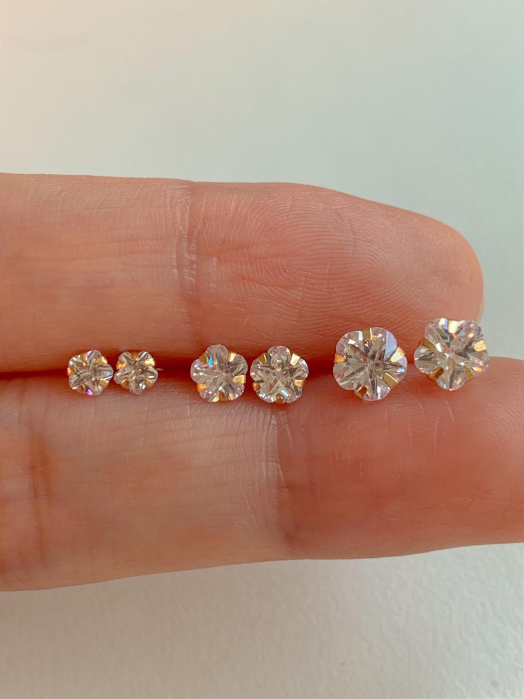 14k 큐빅 플라워 꽃 귀걸이 3mm 4mm 5mm 데일리 기본 미니 심플 골드 - 상품 이미지