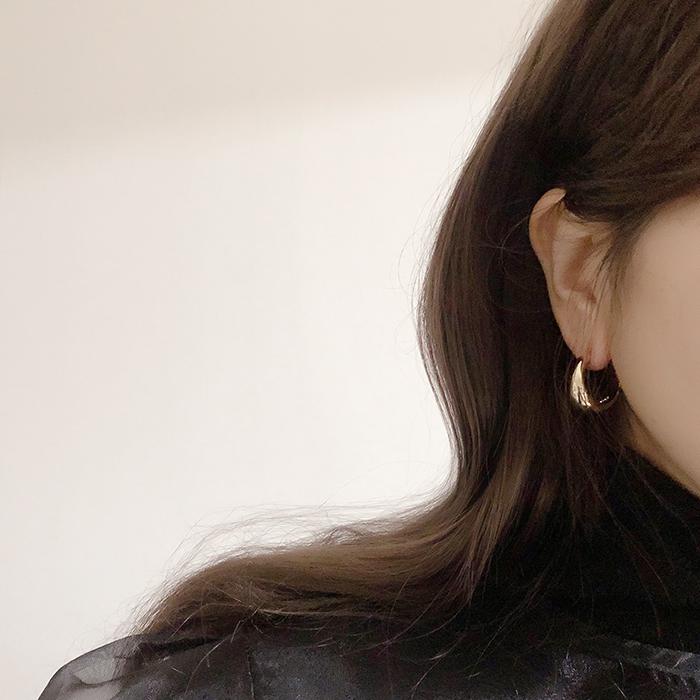모던 볼륨 웨이브 볼드 링 귀걸이 티타늄 이미지 8