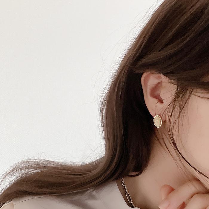 옐로 베이지 마블 자개 조약돌 미니 귀걸이 티타늄 이미지 7