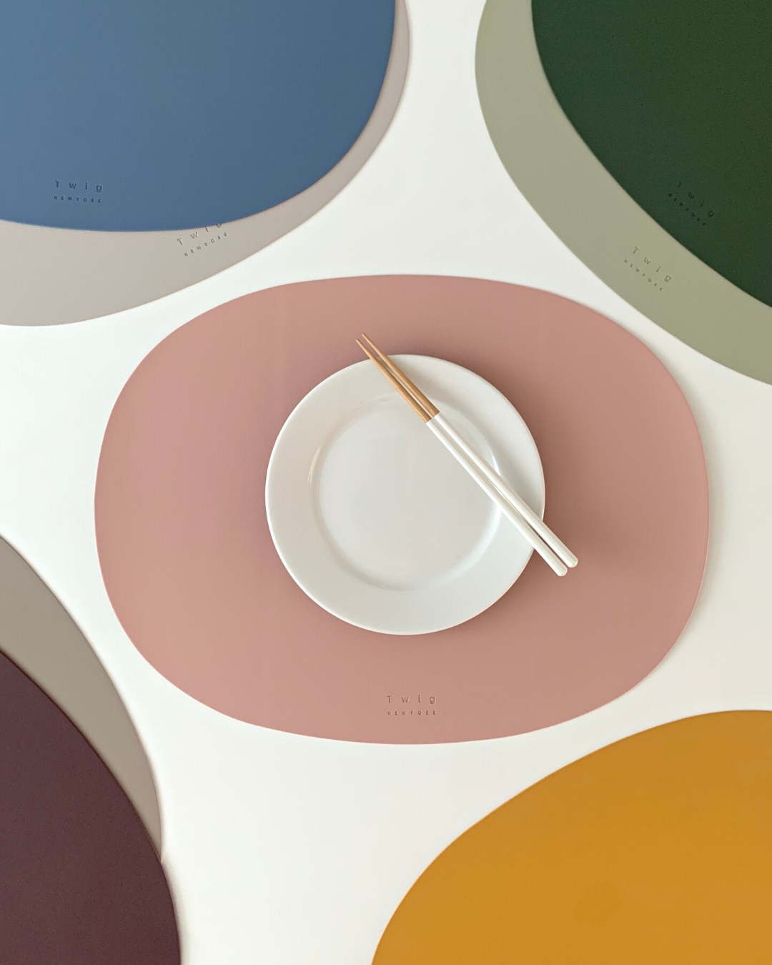 트위그뉴욕 데코 오발 테이블 매트 식탁