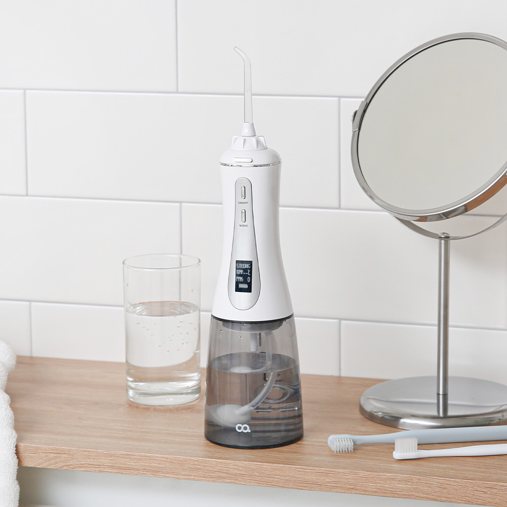 오아 클린이워터D 휴대용 무선 구강세정기 치아 물치실 칫솔 치간 세척기 워터칫솔 물양치