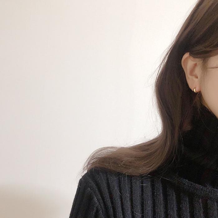 심플 미니 동글 볼륨 원터치 링 귀걸이 2컬러 티타늄 이미지 7
