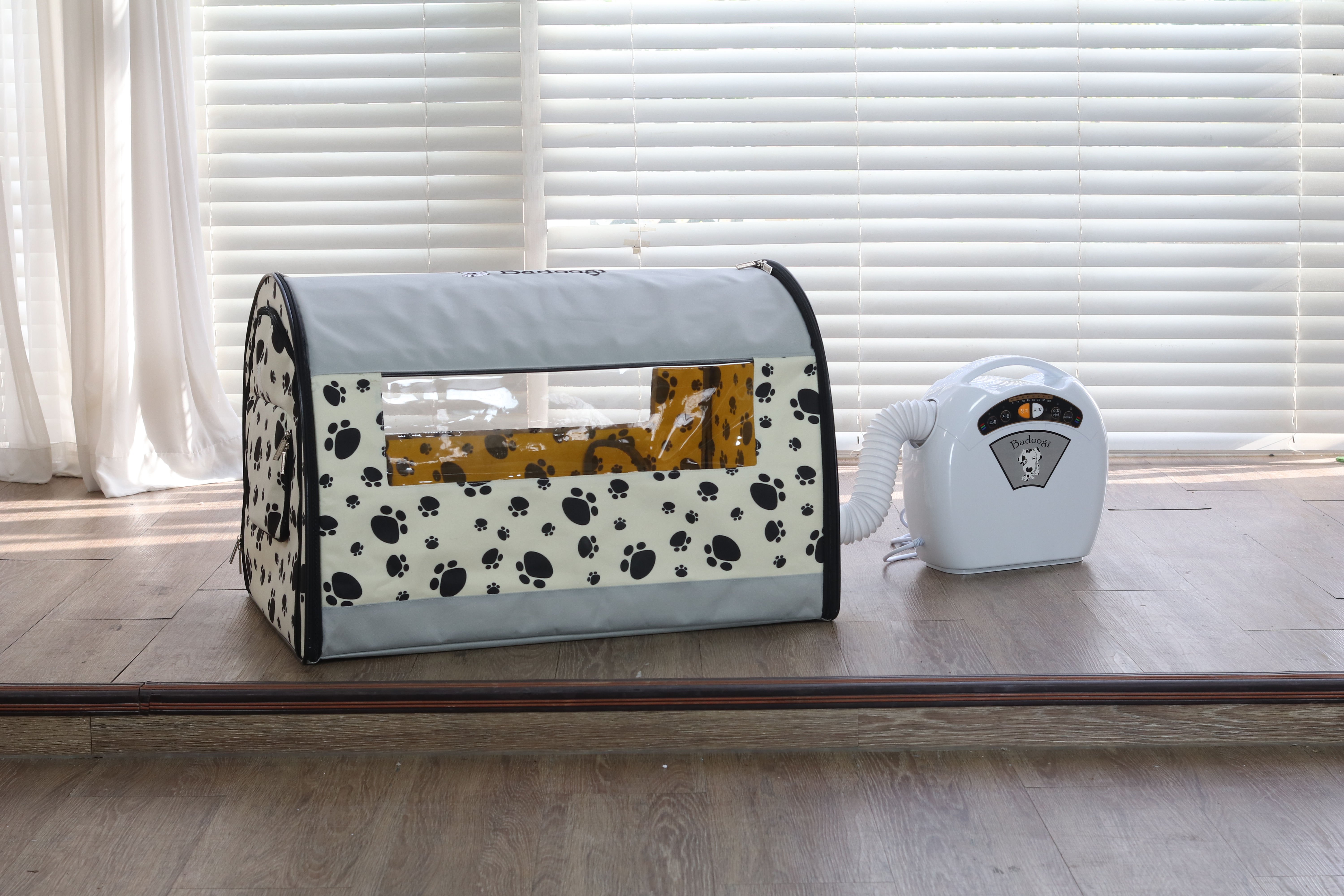 바두기 펫드라이룸 시즌4 중형 교감형 강아지 고양이 털말리기 드라이기 건조기