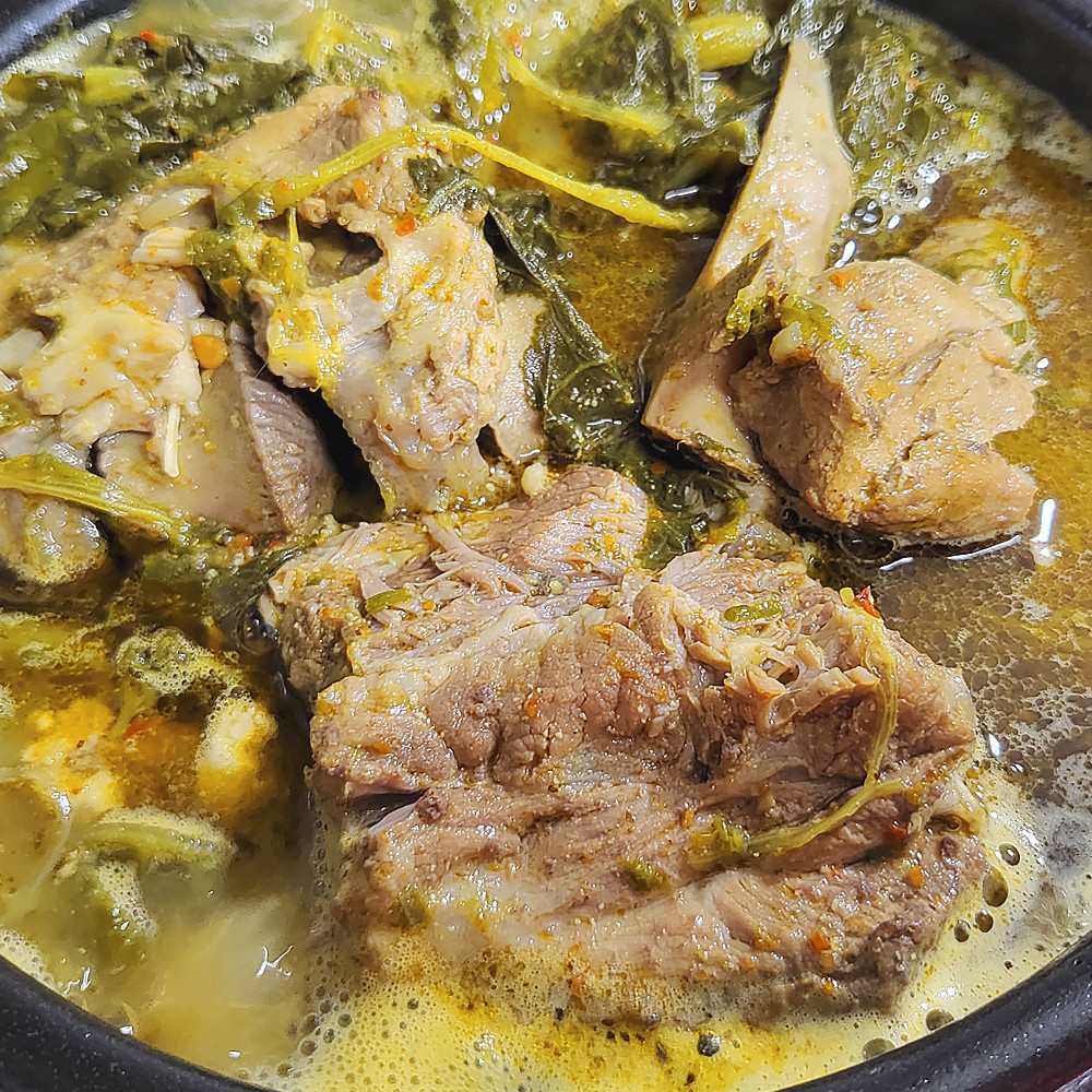 한돈 돼지등뼈 대용량 3kg 1등급 등뼈 감자탕뼈 감자탕재료