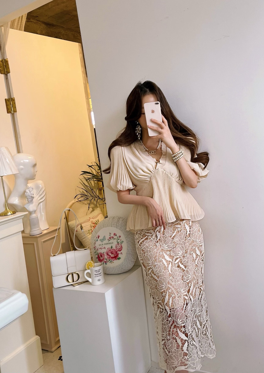몽슈아 레이스 셋업 2piece SET (블라우스&스커트/시폰,자수,퍼프,H라인,펀칭,프릴,플리츠) [비비아레이디] 제품 이미지
