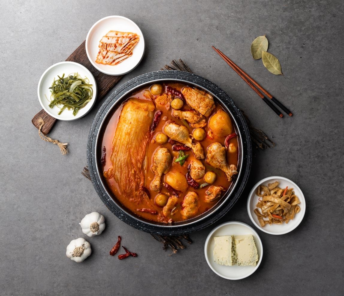 [민병선식당] 국내산 묵은지 닭볶음탕 닭도리탕  캠핑음식 밀키트 순살도 국내산 이미지 6