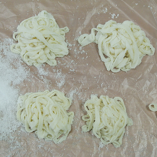 뉴테크캠쿡 국산 천연돈장 소세지케이싱 30~32mm 1팩 (총길이 10m) - 상세 이미지 4