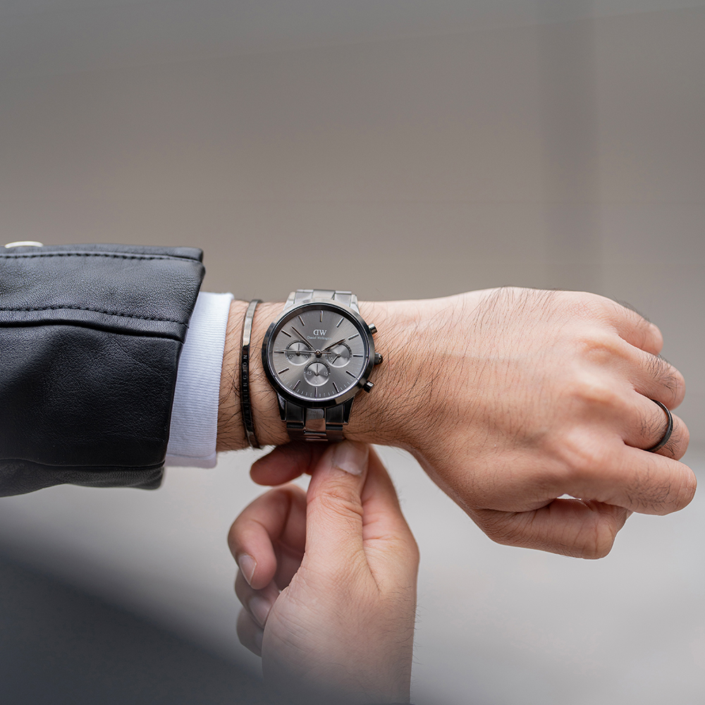 다니엘 웰링턴 ICONIC CHRONOGRAPH LINK GRAPHITE 그레이 남자시계 - 상세 이미지 3