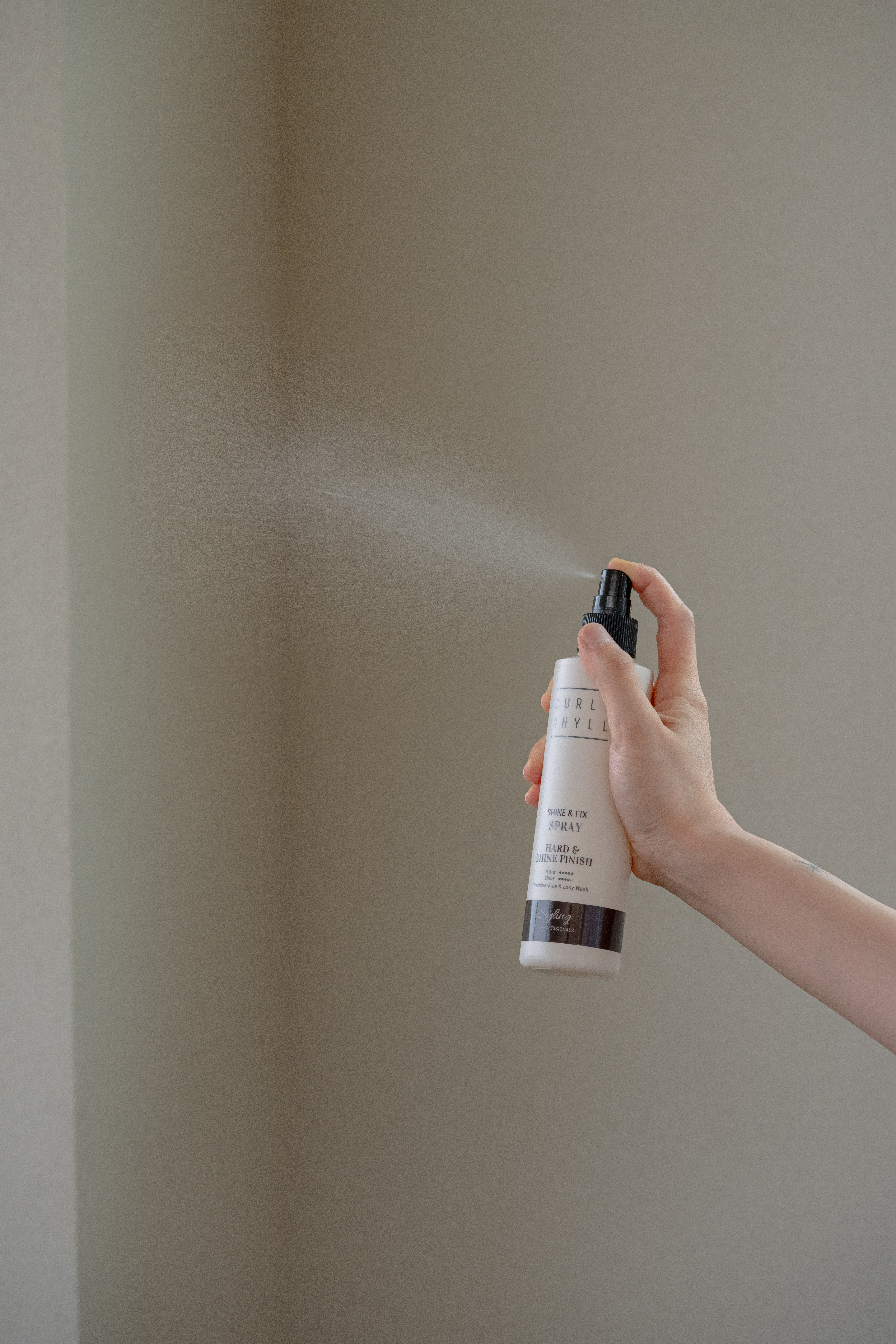 커리쉴 샤인 앤 픽스 헤어스프레이 240ml