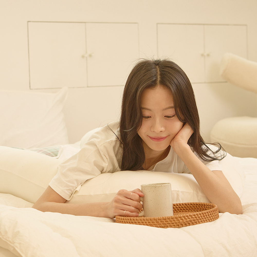 휴담 메모리솜 바디필로우 U자형 안고자는 베개 모찌 롱 쿠션 차콜 - 상세 이미지 3