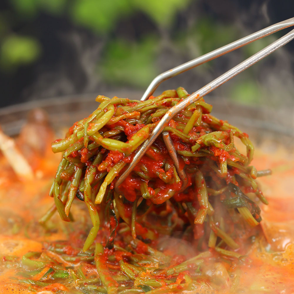 셰프애찬 제철 별미 김치 국산 고구마줄기 고구마순 김치 1kg, 1개 이미지 8