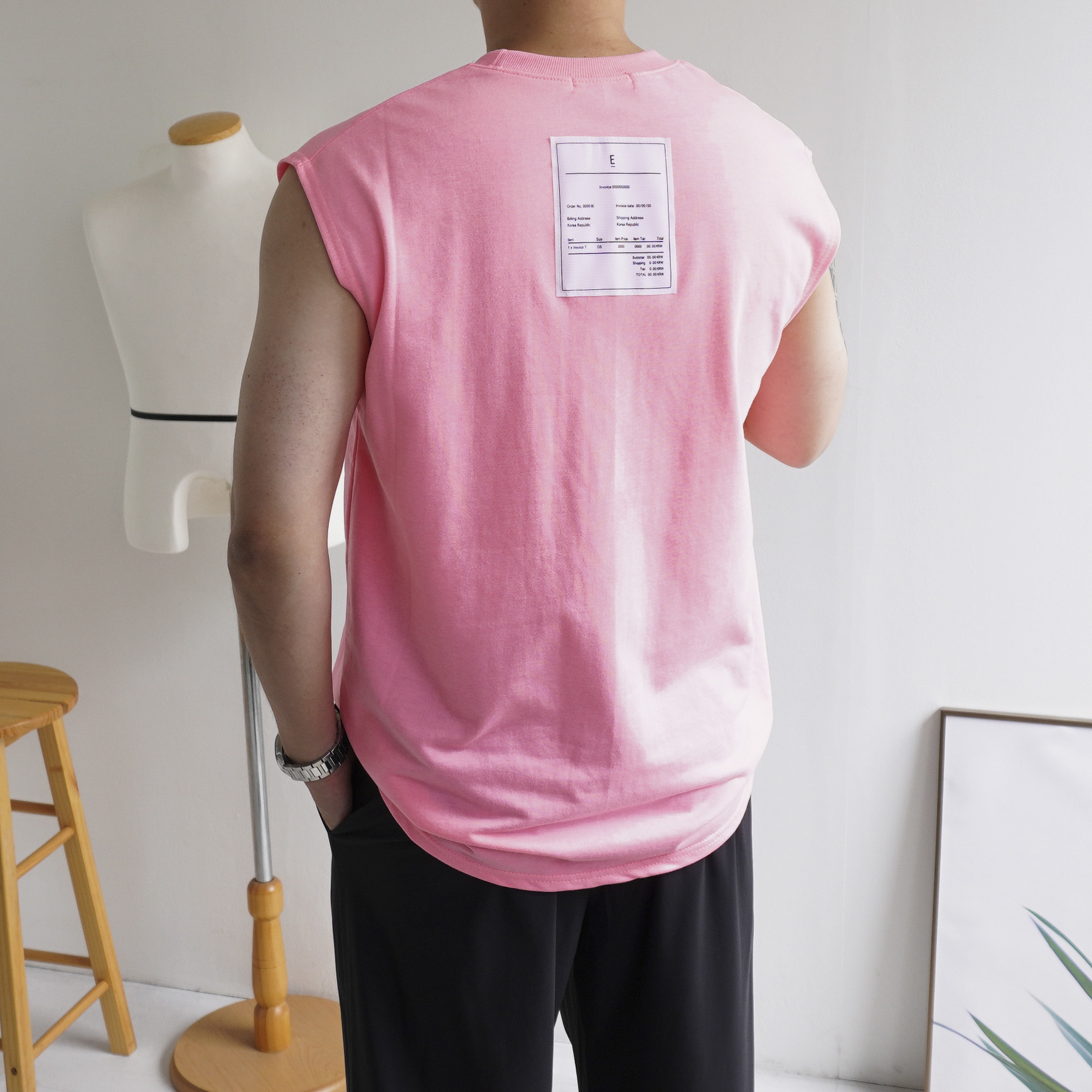 남자 오버핏 프린팅 여름 심플 패치 민소매 나시 티셔츠 이미지 2