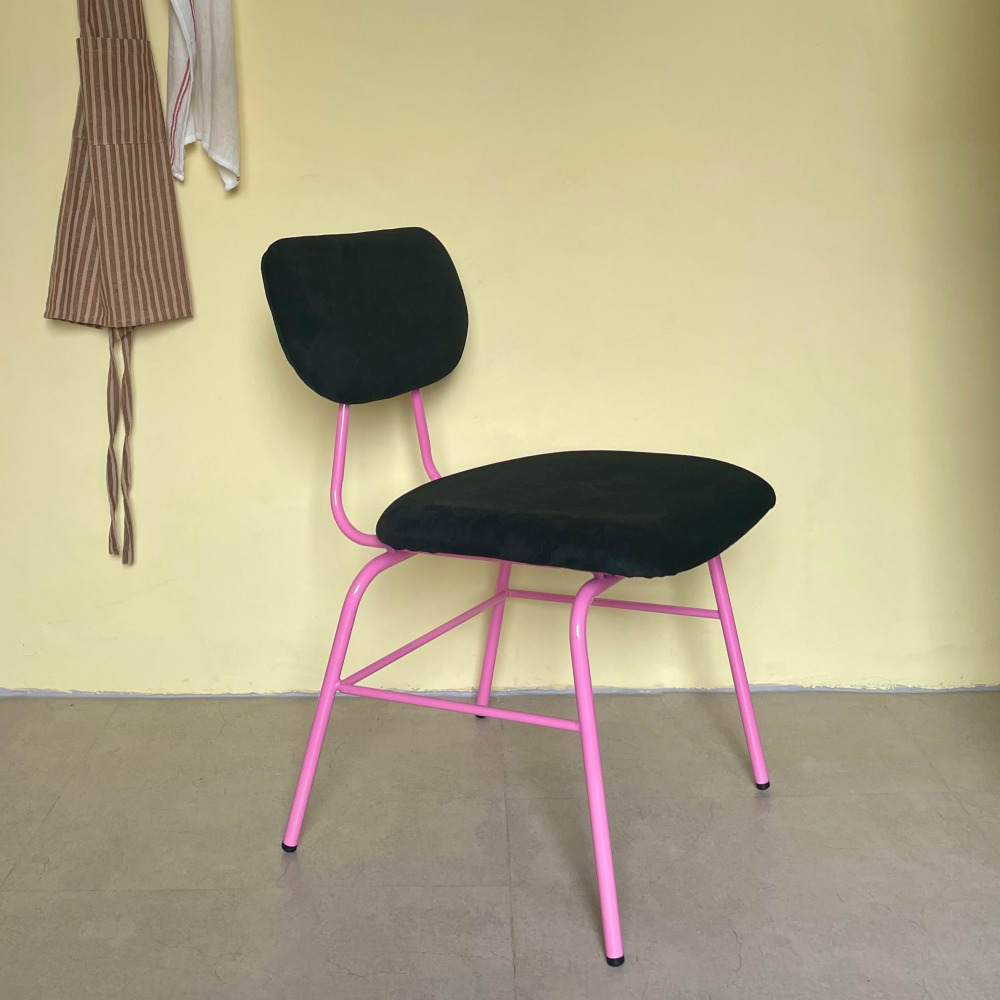 텐더 핑크라인 의자 카페 레트로 감성 인테리어 체어 비체어