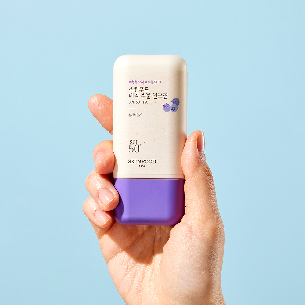 [스킨푸드][블루 캐모마일 패드 2매입 3장&크림 15ml 2개 증정/1+1] 베리 수분/진정/생기 선크림 SPF50+ PA++++ 50ml_유차자차/무기자차/혼합자차 이미지 2