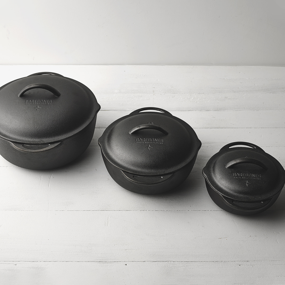 베어본즈 크록 10인치 무쇠 주물 냄비 캠핑 더치오븐