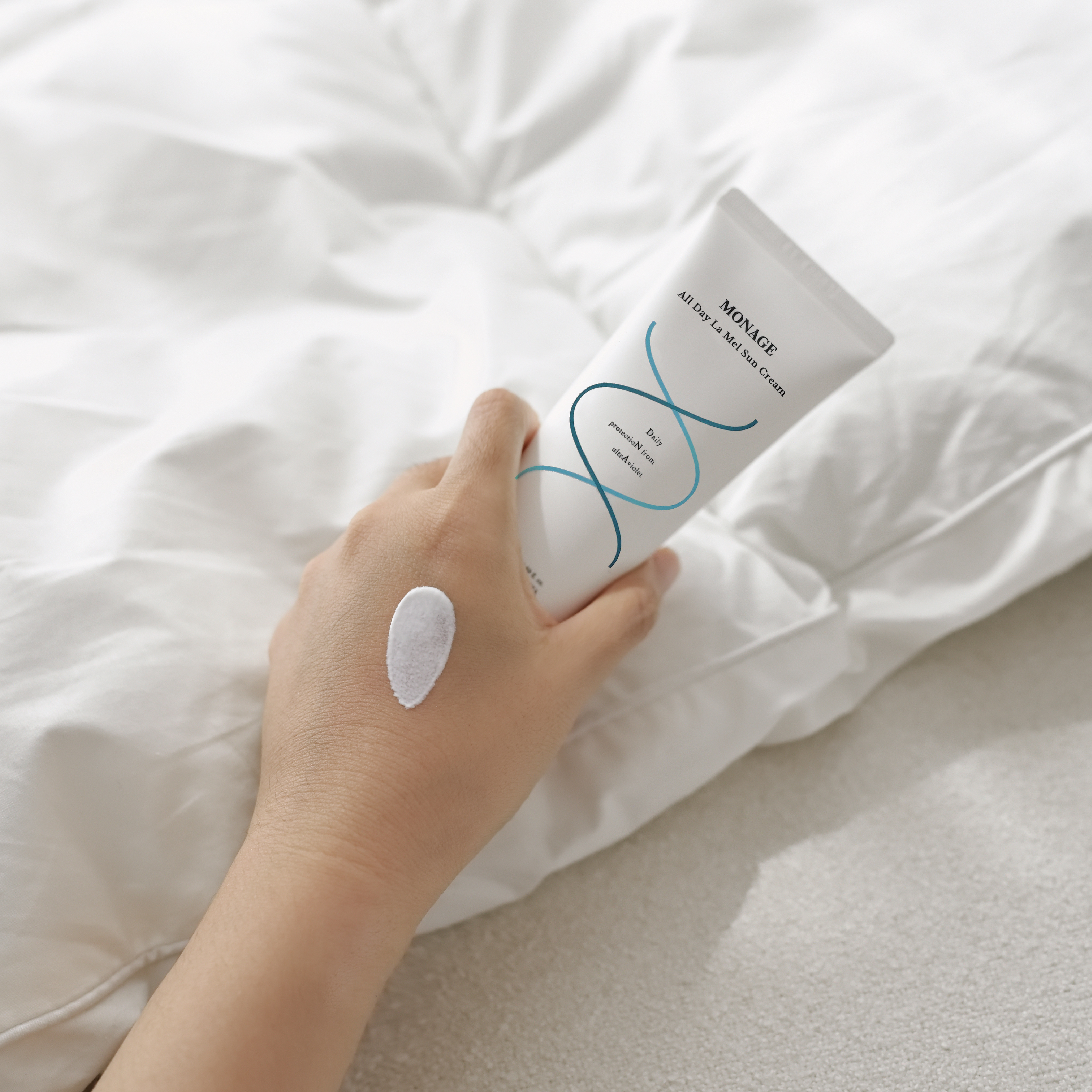 넾다 x 모나쥬 올데이 라멜 썬크림 논나노 무기자차 SPF 50+ 비건 부드러운 발림성 촉촉 수분 눈시림X 백탁X 끈적임X 기름짐X  UV 자외선 차단 - 상세 이미지 2