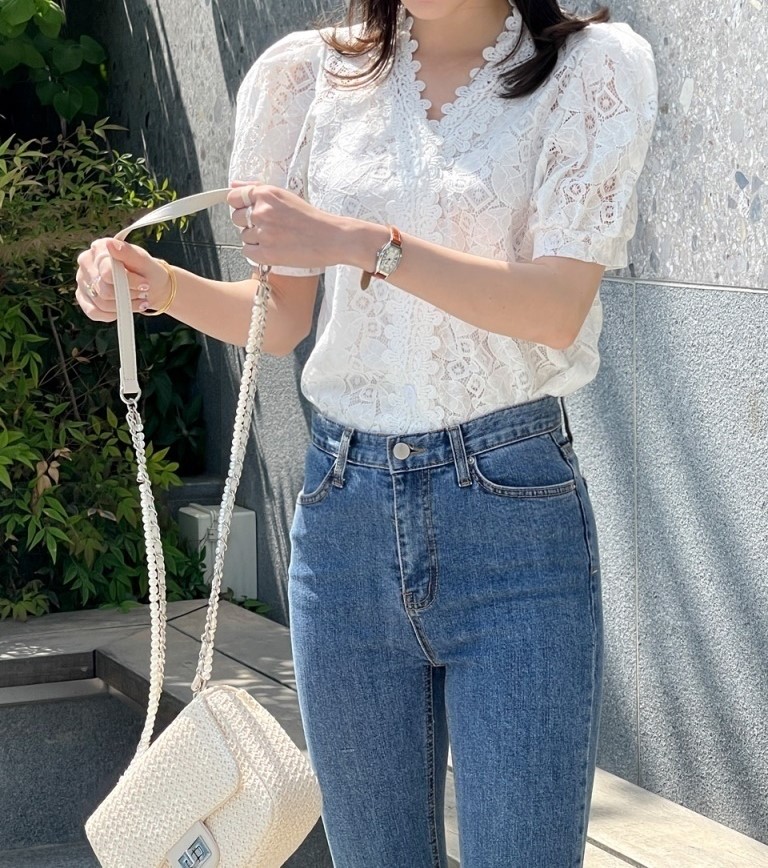 여자여자몰 이너장착 플라워자수 레이스 펀칭 시스루 반팔블라우스 격식룩 여름블라우스 이미지 3