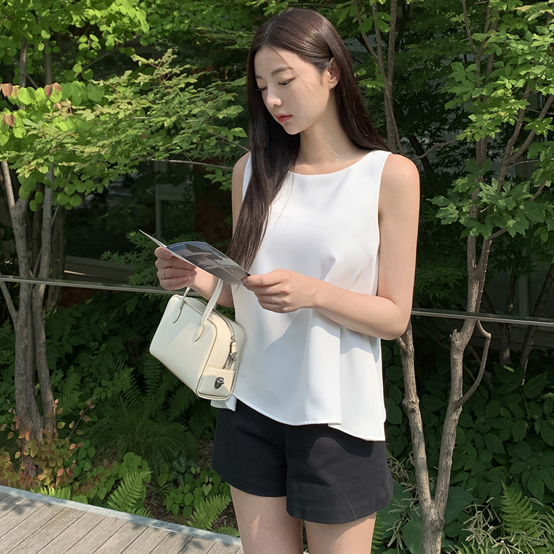 (국내제작)(부유방커버) 셀레나 입술넥 A라인 나시 블라우스 bs6028 이미지 4