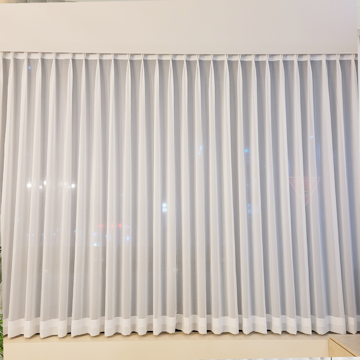 아르일랑 쉬폰 차르르 커튼 거실 안방 커텐 1cm 나비주름 금속핀 발수 부들쉬폰 화이트