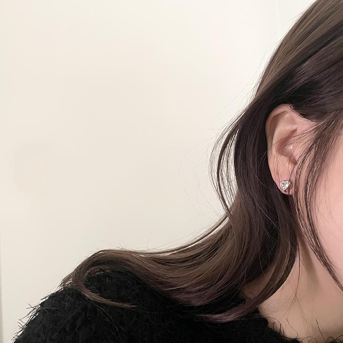 미니 하트 큐빅 포인트 귀걸이 2컬러 티타늄 이미지 6
