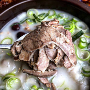 여주 우정옥 한우 곰탕 1kg(2인분) 몸보신 사골육수 선물세트 맛있게 먹은 솔직 후기 - 상품 이미지 1