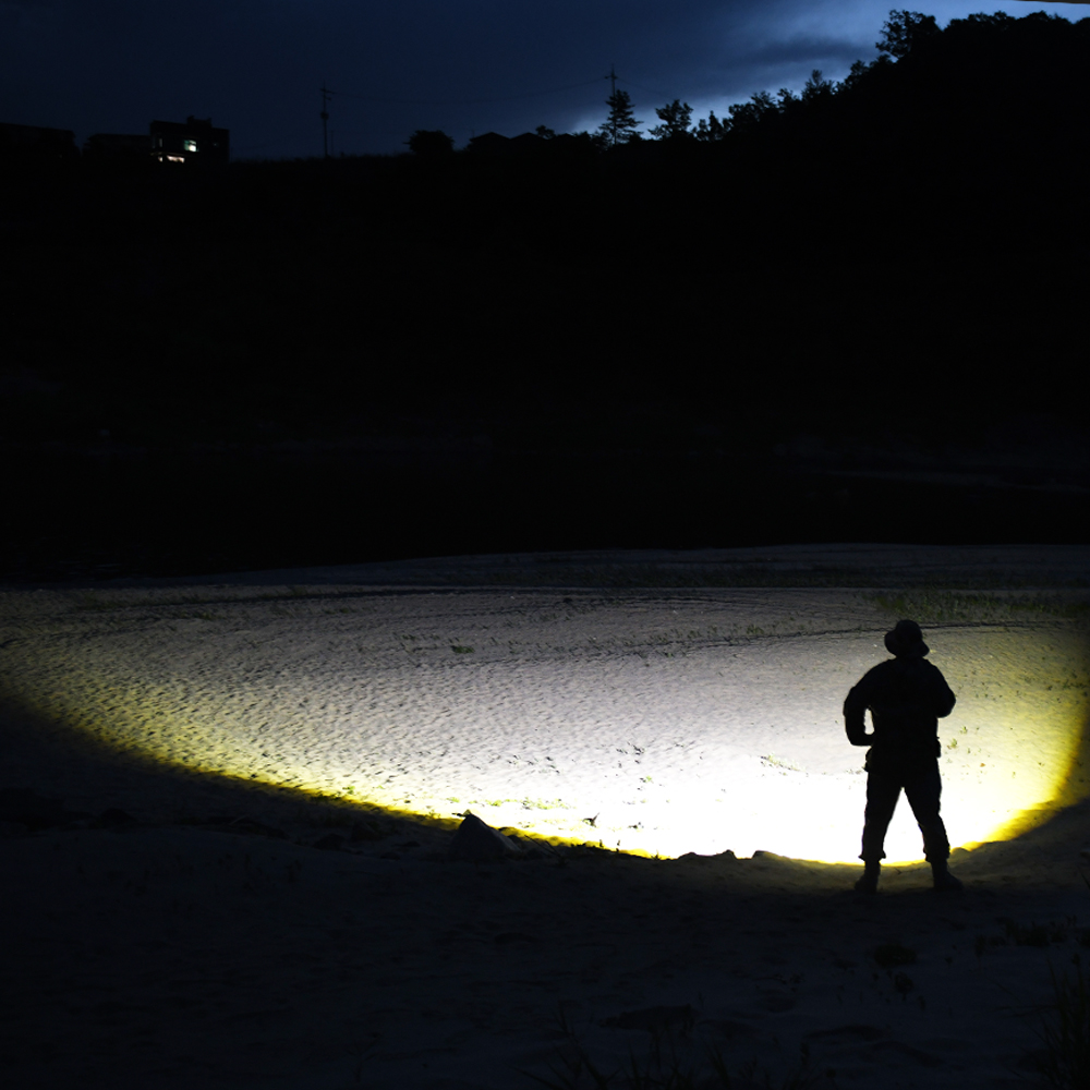 몬스터라이트 퀀텀 익스트림 충전식 LED 줌 후레쉬 라이트 손전등 해루질 써치 캠핑 랜턴