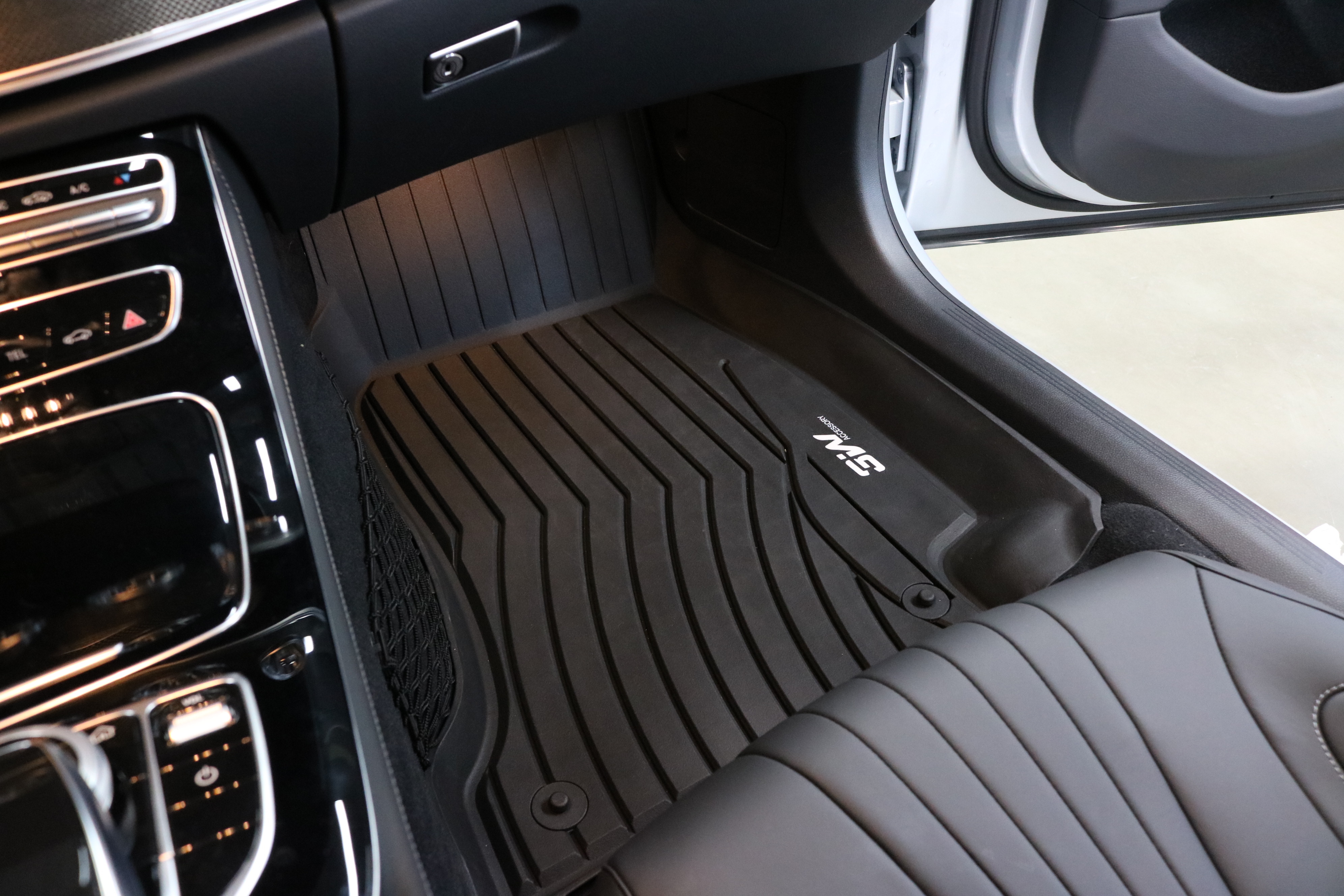 3W 에코라이너 TPE 카매트 3D 고무 바닥매트 벤츠 AMG GT 63, 운전석+조수석+뒷자석 - 상세 이미지 4